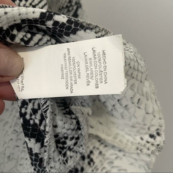 Missguided snake print tie front ruffle hem blouse size 8 new with tags NWT - Picture 5 of 9